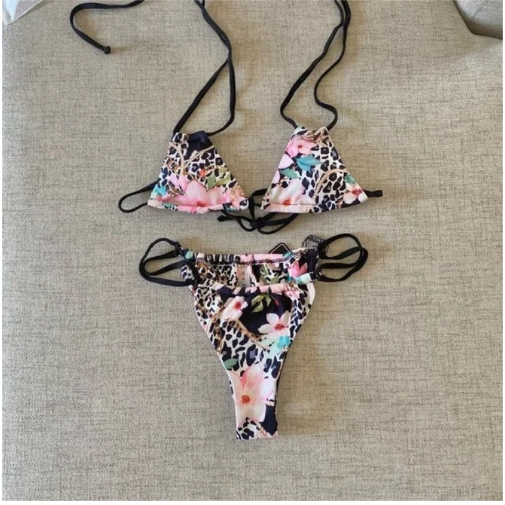 🪞 NWT printed chain tropical high cut bikini matching swim set in pink multi